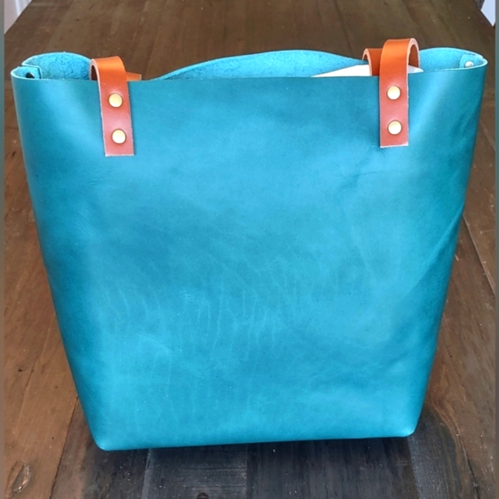 Portland Leather Caribbean Medium Classic Tote with Tan Handles - Picture 7 of 12